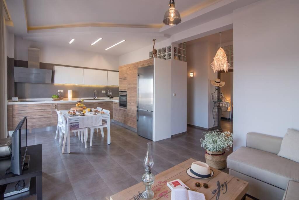 Ioanna Bayview Luxury Apartment Ierápetra Esterno foto